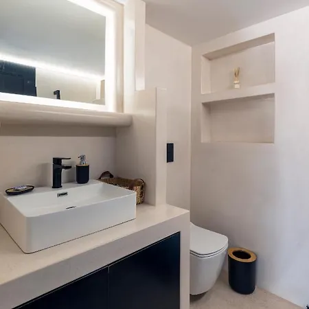 Black And White Apartament *